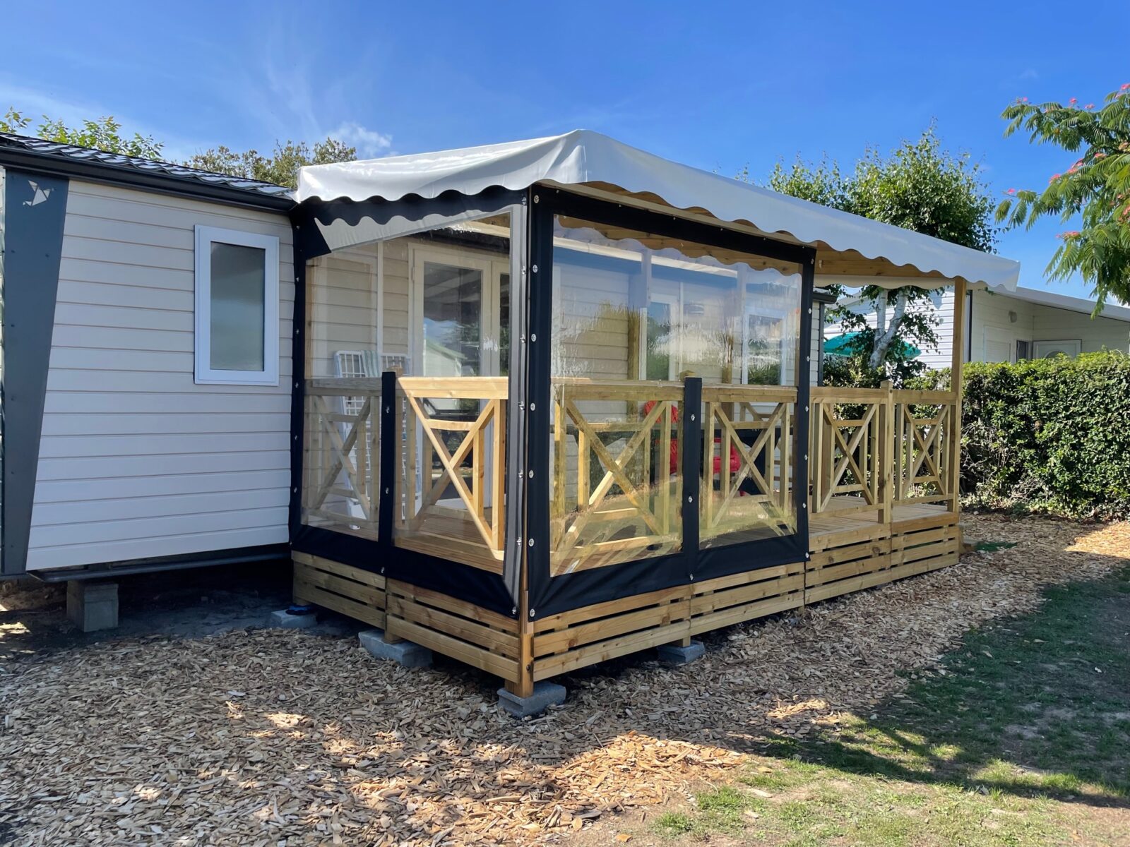Abris Home Services Vente De Mobile Home Aux Sables D Olonne Saint Jean De Monts Et La Roche Sur Yon INSTALLATION TERRASSE ET TOILES