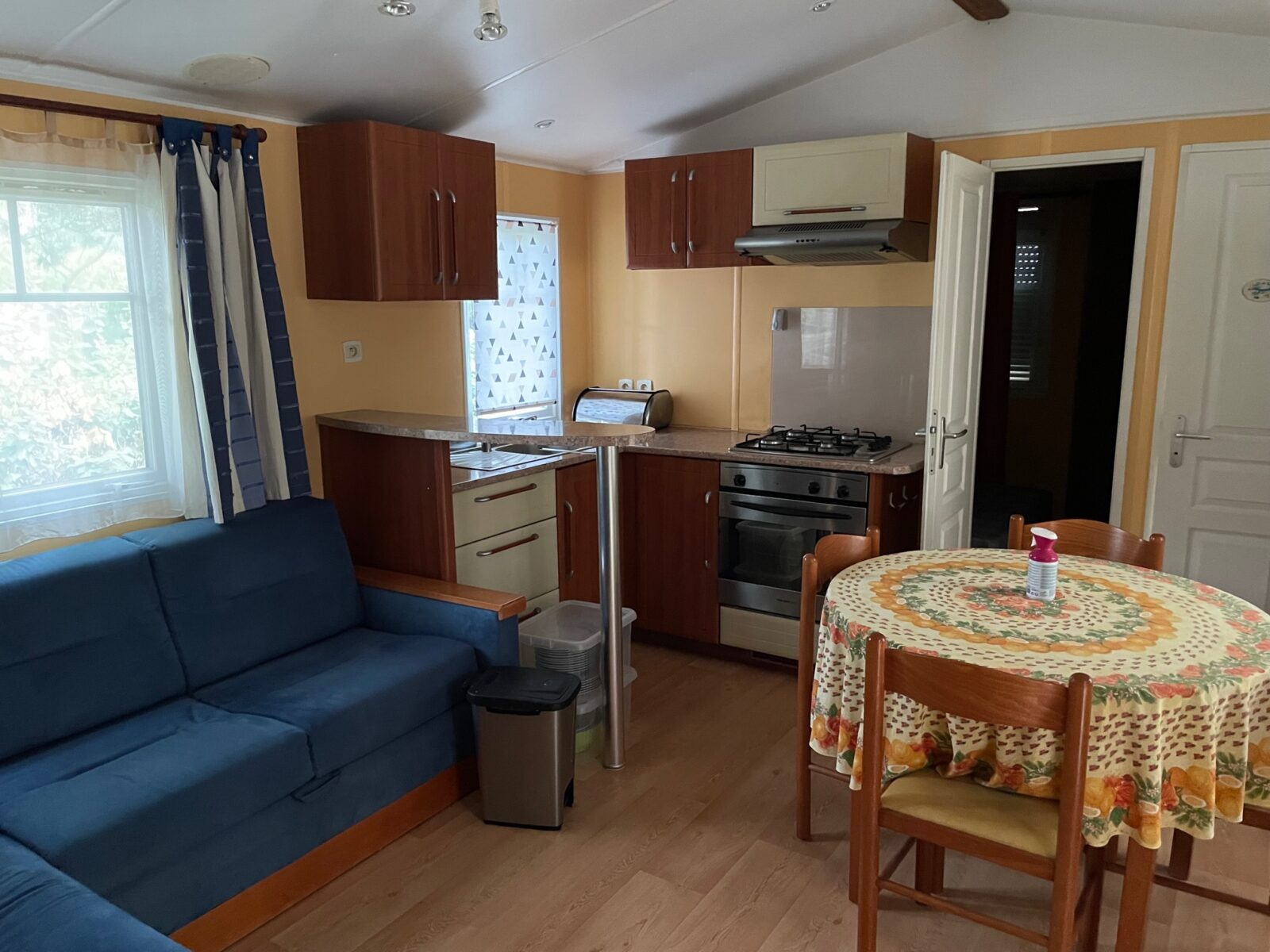 Abris Home Services Vente De Mobile Home Aux Sables D Olonne Saint Jean De Monts Et La Roche Sur Yon SALON IRM TITANIA