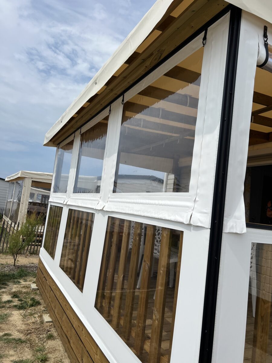 Abris Home Services Vente De Mobile Home Aux Sables D Olonne Saint Jean De Monts Et La Roche Sur Yon Toile Closeo Exterieur